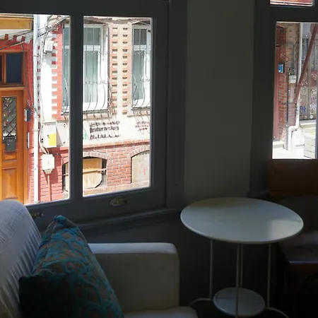 Tilas - In 19th Century Wooden Townhouse,kadikoy Hotel