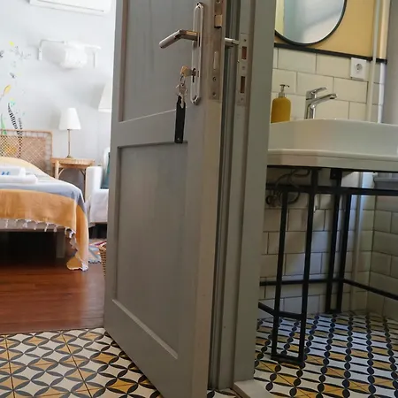 Hotel Tilas - In 19th Century Wooden Townhouse,kadikoy