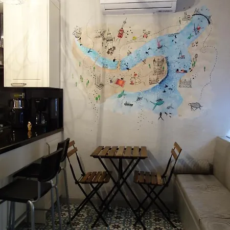 Tilas - In 19th Century Wooden Townhouse,kadikoy Hotell