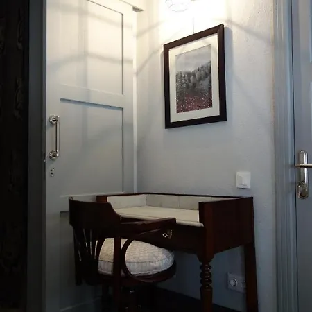 Tilas - In 19th Century Wooden Townhouse,kadikoy