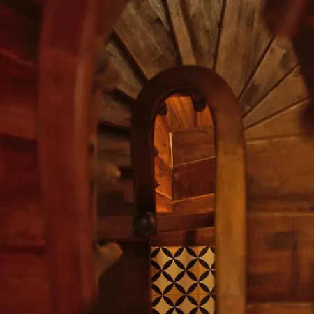 Tilas - In 19th Century Wooden Townhouse,kadikoy Estambul