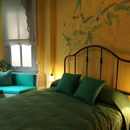Hotell Tilas - In 19th Century Wooden Townhouse,kadikoy