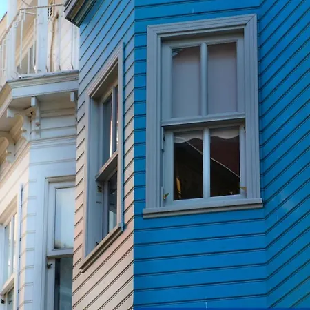 Hotell Tilas - In 19th Century Wooden Townhouse,kadikoy Istanbul