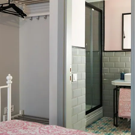 Hotel Tilas - In 19th Century Wooden Townhouse,kadikoy