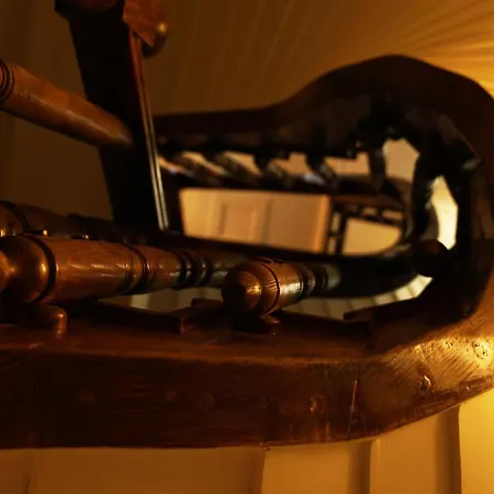 Tilas - In 19th Century Wooden Townhouse,kadikoy Hotell *