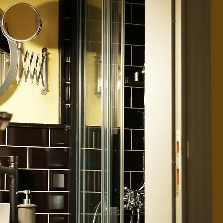 Hotell Tilas - In 19th Century Wooden Townhouse,kadikoy *