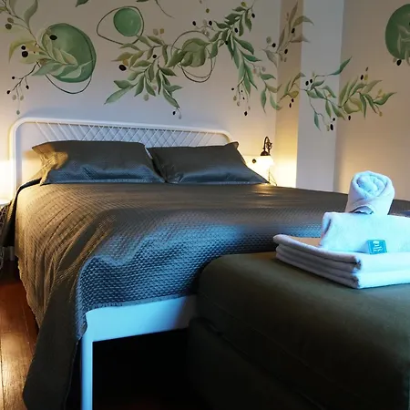Hotell Tilas - In 19th Century Wooden Townhouse,kadikoy Istanbul