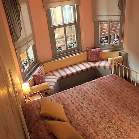 Tilas - In 19th Century Wooden Townhouse,kadikoy Istanbul
