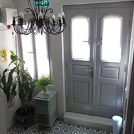 Tilas - In 19th Century Wooden Townhouse,kadikoy
