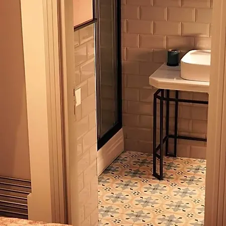 Tilas - In 19th Century Wooden Townhouse,kadikoy Hotel