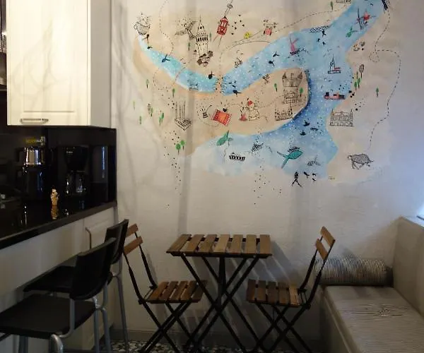 Tilas - In 19th Century Wooden Townhouse,kadikoy فندق