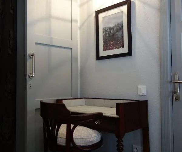 Tilas - In 19th Century Wooden Townhouse,kadikoy