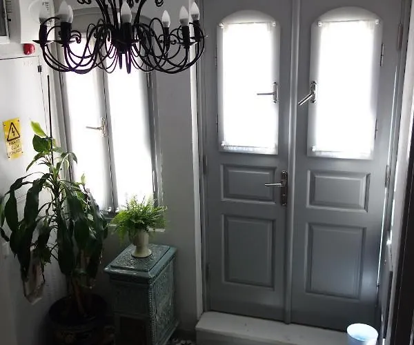 Tilas - In 19th Century Wooden Townhouse,kadikoy