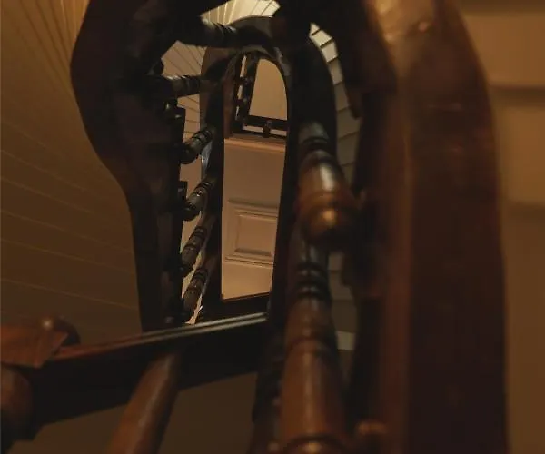 فندق Tilas - In 19th Century Wooden Townhouse,kadikoy *