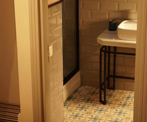 فندق Tilas - In 19th Century Wooden Townhouse,kadikoy اسطنبول