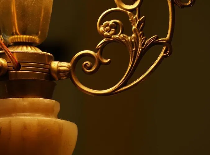 Tilas - In 19th Century Wooden Townhouse,kadikoy *