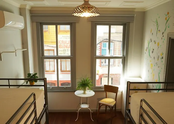 Tilas - In 19th Century Wooden Townhouse,kadikoy فندق