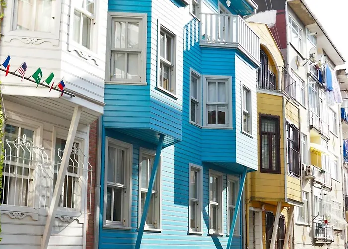 Tilas - In 19th Century Wooden Townhouse,kadikoy