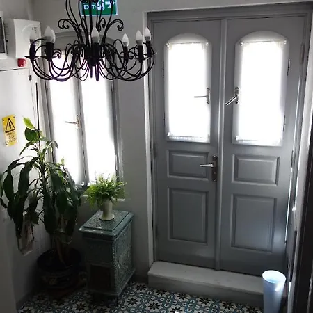 Tilas - In 19th Century Wooden Townhouse,kadikoy